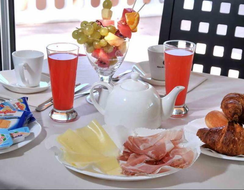 Riva Dei Cavalleggeri Hotel Marina Di Bibbona